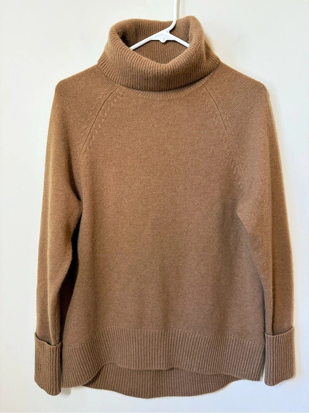 Banana Republic Cashmere Turtleneck Sweater camel color ribbed neck cuffs hem